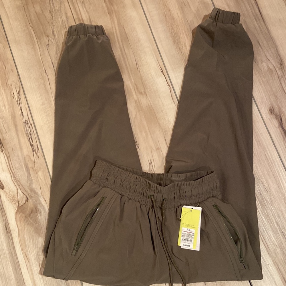 Woman’s All In Motion Lined Woven Joggers Size XS - Picture 6 of 13